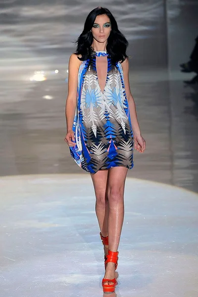 Look 11